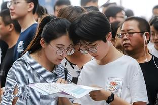 银翼杀手？库兹马黑超+银色潮服穿搭 未来感十足